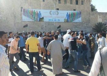 Hafter supporters and opponents clash in Martyrs’ Square