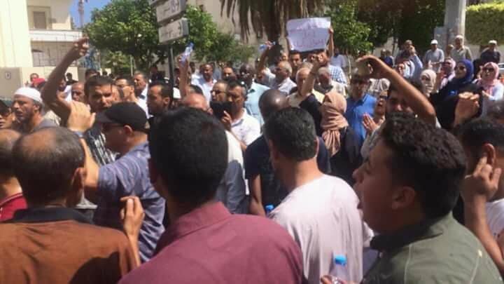 Tripoli demonstrators demand change