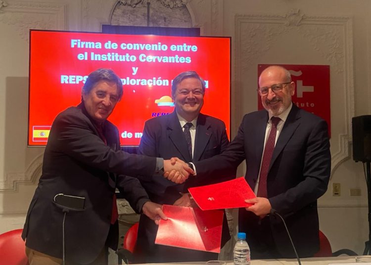 Embassy overseas Repsol signing of Euro 30,000 agreement with Cervantes Institute for teacher training and Spanish language distant learning in Libya
