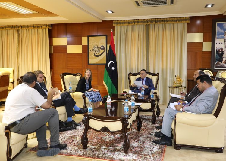 Economy Minister Hwej discusses with UK embassy return of companies to Libya and resumption of investment projects